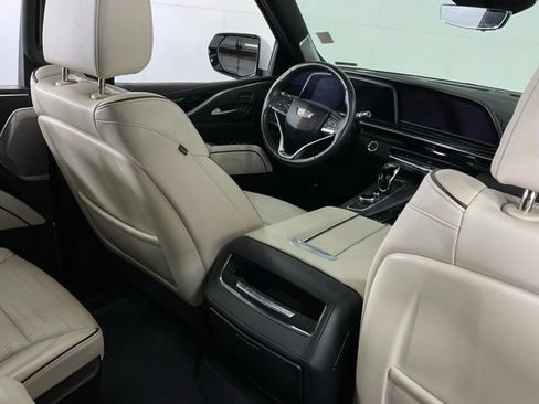 Certified 2022 Cadillac Escalade Sport w/ Touring Package AWD/4WD image 31