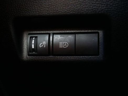Used 2025 Toyota RAV4 XLE AWD/4WD image 17