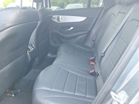 Used 2019 Mercedes-Benz GLC 300 4MATIC image 14