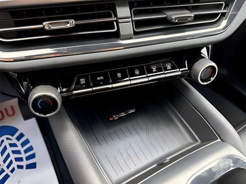 New 2025 Chevrolet Equinox EV RS w/ Convenience Package II image 36