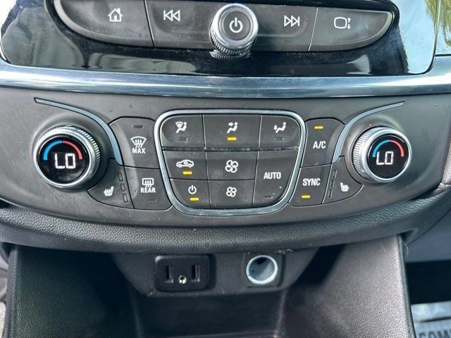 Used 2023 Chevrolet Traverse LT FWD image 31