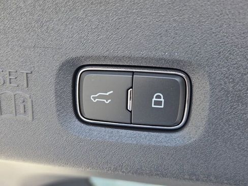 New 2026 Ford Expedition Active image 16