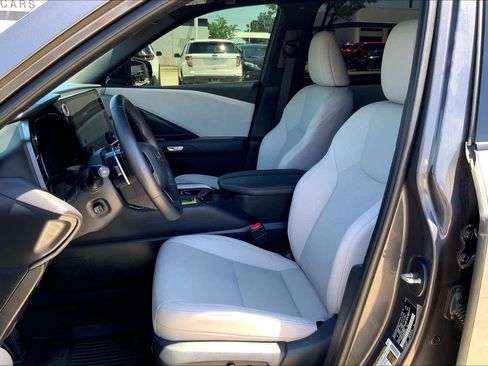 Used 2024 Lexus TX 350 FWD w/ Captains Chair Package image 8