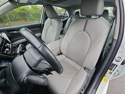 Used 2024 Toyota Camry SE w/ Cold Weather Package FWD image 20
