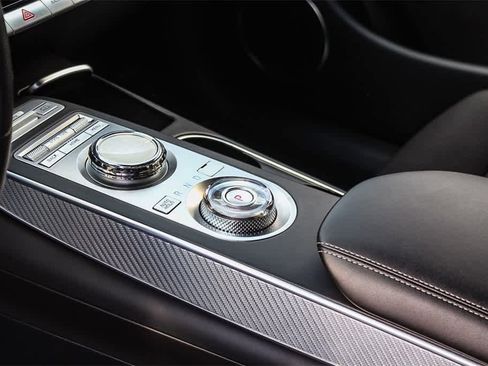 Used 2023 Genesis GV70 2.5T w/ Sport Prestige Package image 23