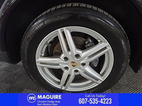 Used 2017 Porsche Cayenne Platinum Edition AWD/4WD image 17