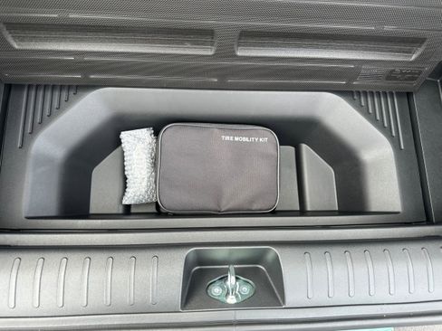 New 2025 Kia EV6 Light w/ Light LR Technology Package image 11