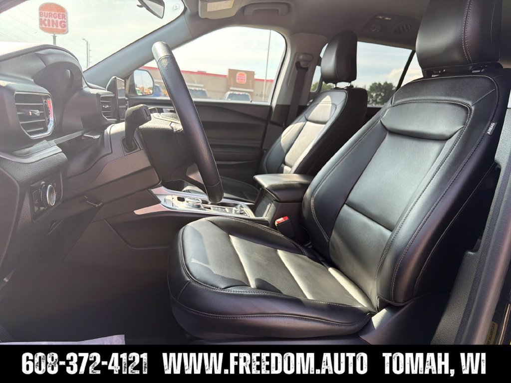 Used 2024 Ford Explorer XLT w/ Equipment Group 202A AWD/4WD image 25