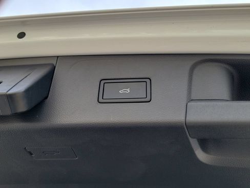 Certified 2026 Volkswagen Atlas SE FWD image 15