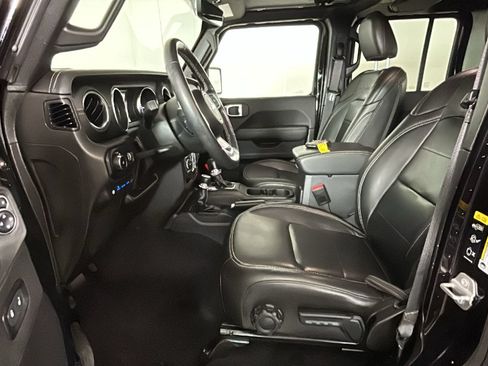 Used 2023 Jeep Wrangler Unlimited Sahara w/ Cold Weather Group AWD/4WD image 13