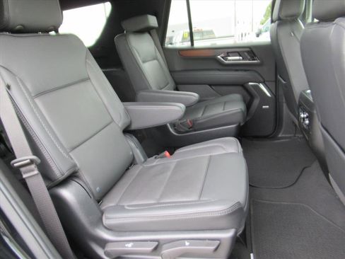 Used 2025 GMC Yukon Denali image 31