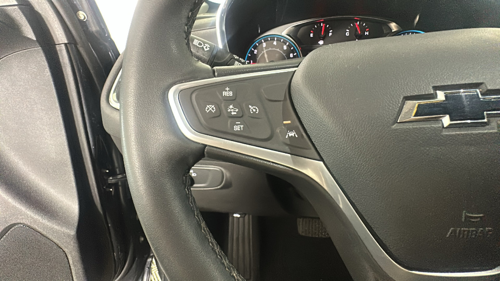 Used 2023 Chevrolet Equinox LT AWD/4WD image 21