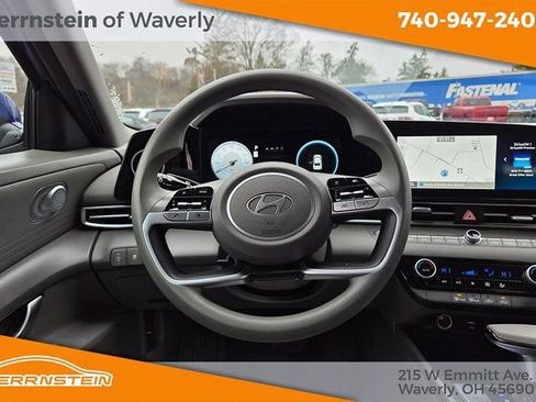 Used 2024 Hyundai Elantra SEL image 8