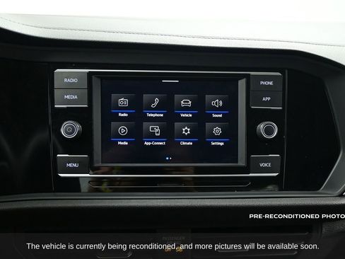 Used 2022 Volkswagen Jetta SE image 20