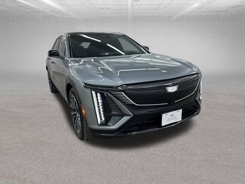 Certified 2025 Cadillac Lyriq Sport image 2