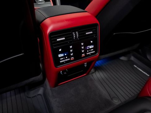 Used 2023 Porsche Cayenne Turbo GT image 41