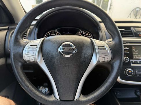 Used 2016 Nissan Altima 2.5 S w/ Power Driver Seat Package FWD image 10