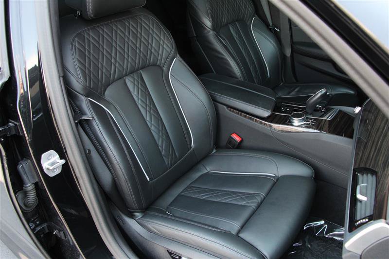 Used 2023 BMW M550i xDrive AWD/4WD image 20