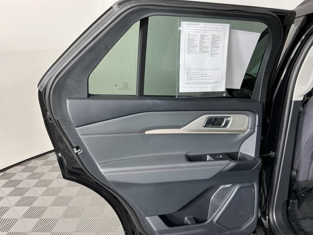 Used 2026 Ford Explorer Active AWD/4WD image 25