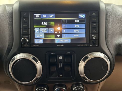 Used 2017 Jeep Wrangler Unlimited Sahara w/ Dual Top Group AWD/4WD image 14