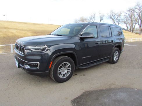 Used 2022 Jeep Wagoneer Series I image 1