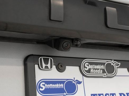 Used 2025 Honda Pilot EX-L image 10