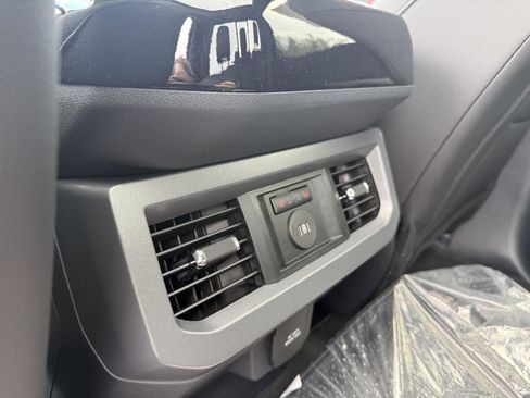 New 2026 Ford F250 Lariat image 28