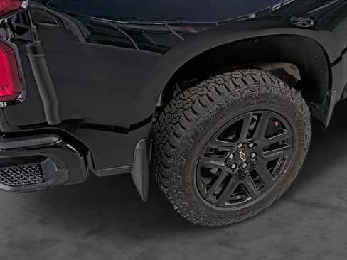 Used 2022 Chevrolet Silverado 1500 Custom Trail Boss w/ Safety Confidence Package AWD/4WD image 13