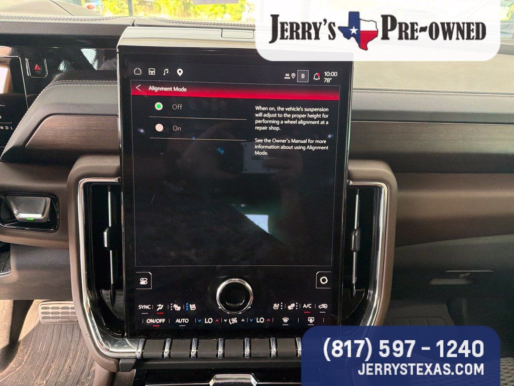 Used 2026 GMC Yukon Denali Ultimate AWD/4WD image 11
