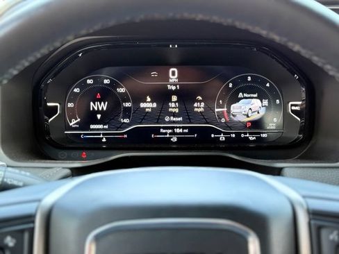 Used 2024 GMC Yukon Denali AWD/4WD image 32