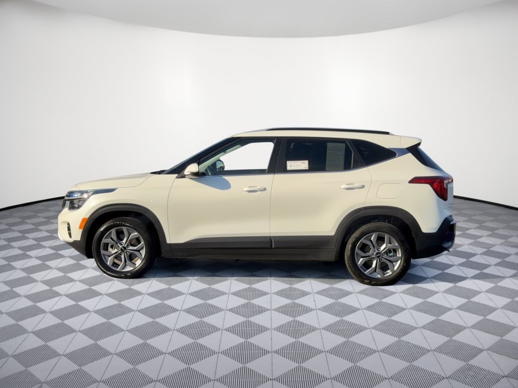 Used 2024 Kia Seltos S AWD/4WD image 3