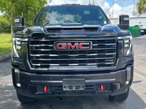 Used 2024 GMC Sierra 2500 AT4 w/ AT4 Premium Plus Package AWD/4WD image 3