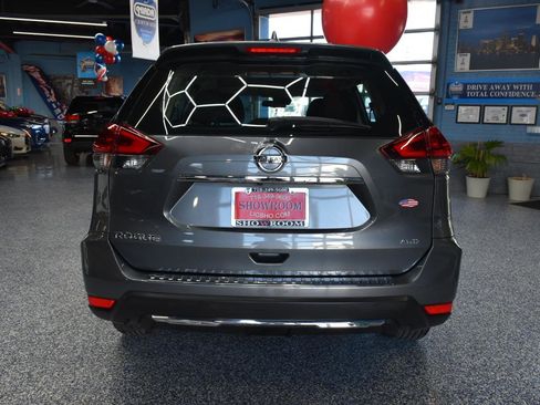 Used 2020 Nissan Rogue S image 5