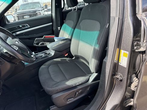 Used 2017 Ford Explorer XLT w/ Equipment Group 201A image 12