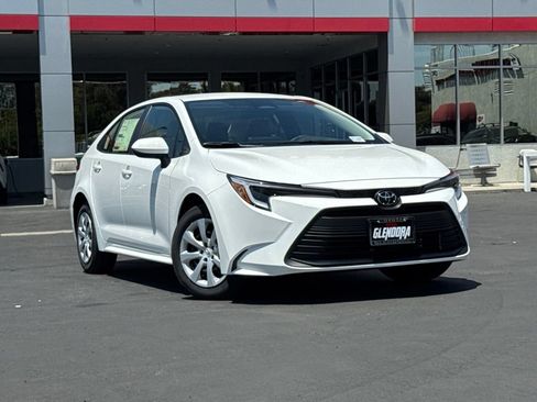 New 2026 Toyota Corolla LE FWD image 2