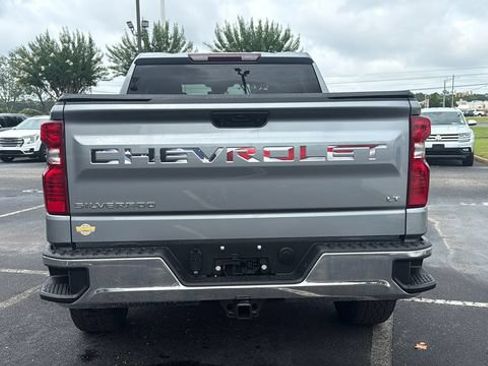 Used 2024 Chevrolet Silverado 1500 LT AWD/4WD image 6