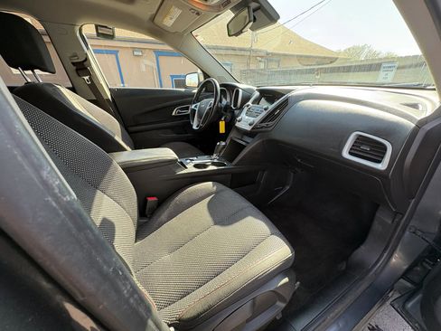 Used 2017 Chevrolet Equinox LT w/ Convenience Package image 10