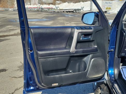 Used 2021 Toyota 4Runner SR5 Premium image 15