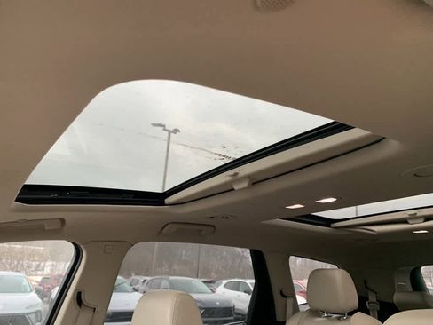 Used 2020 Buick Enclave Essence w/ Sound and Sites Package image 25