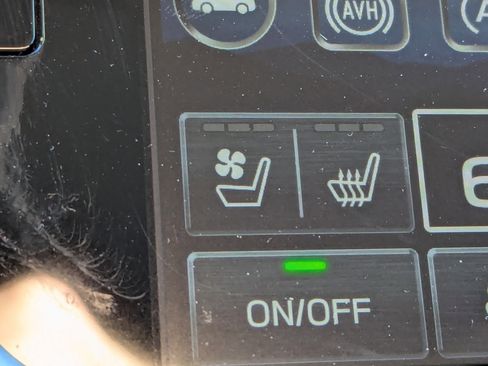 Used 2025 Subaru Outback Touring image 28