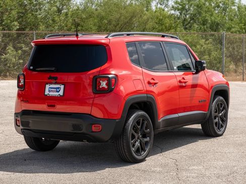 Used 2023 Jeep Renegade Altitude AWD/4WD image 8