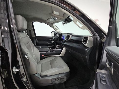 Used 2022 Toyota Tundra SR5 w/ SR5 Premium Package RWD image 9