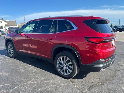 Used 2025 Buick Enclave Preferred FWD image 2