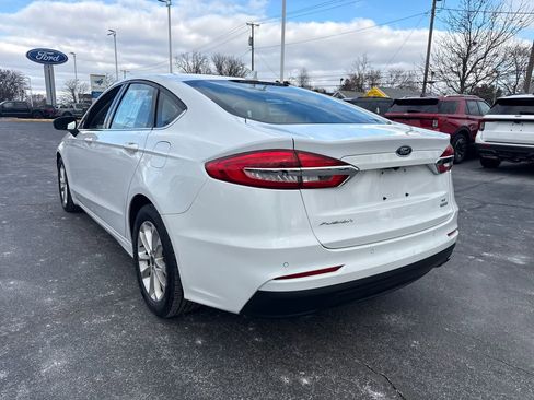 Used 2020 Ford Fusion SE image 9