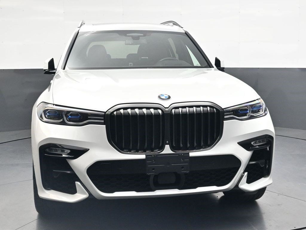 Used 2022 BMW X7 M50i AWD/4WD image 9