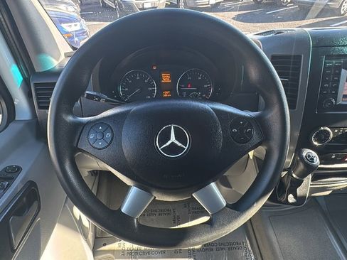 Used 2014 Mercedes-Benz Sprinter 2500 image 13