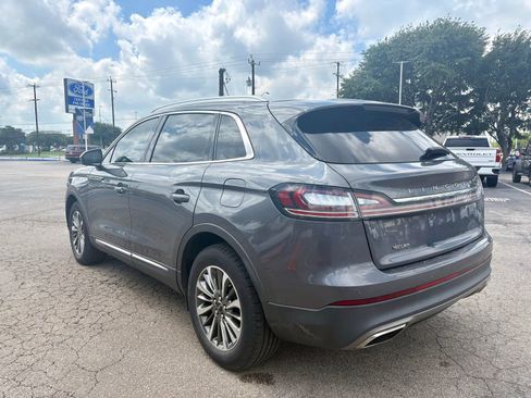 Used 2022 Lincoln Nautilus FWD w/ Premium Package image 5