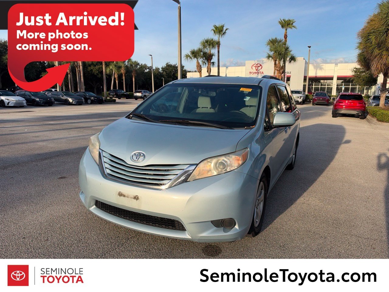 Used 2016 Toyota Sienna LE FWD image 1