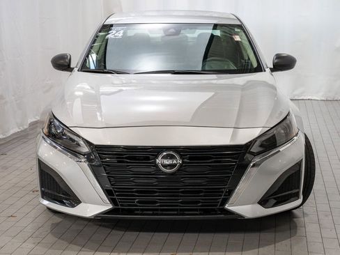 Used 2024 Nissan Altima 2.5 SV image 3