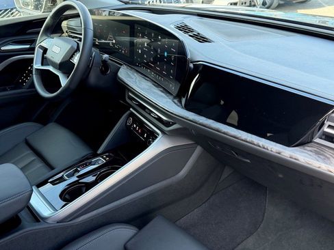 Certified 2025 Audi Q5 2.0T Premium Plus image 14